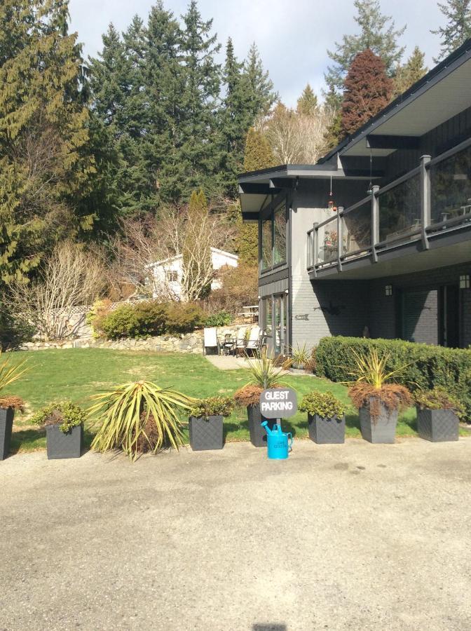 Gone Coastal Hotel Sechelt Exterior photo